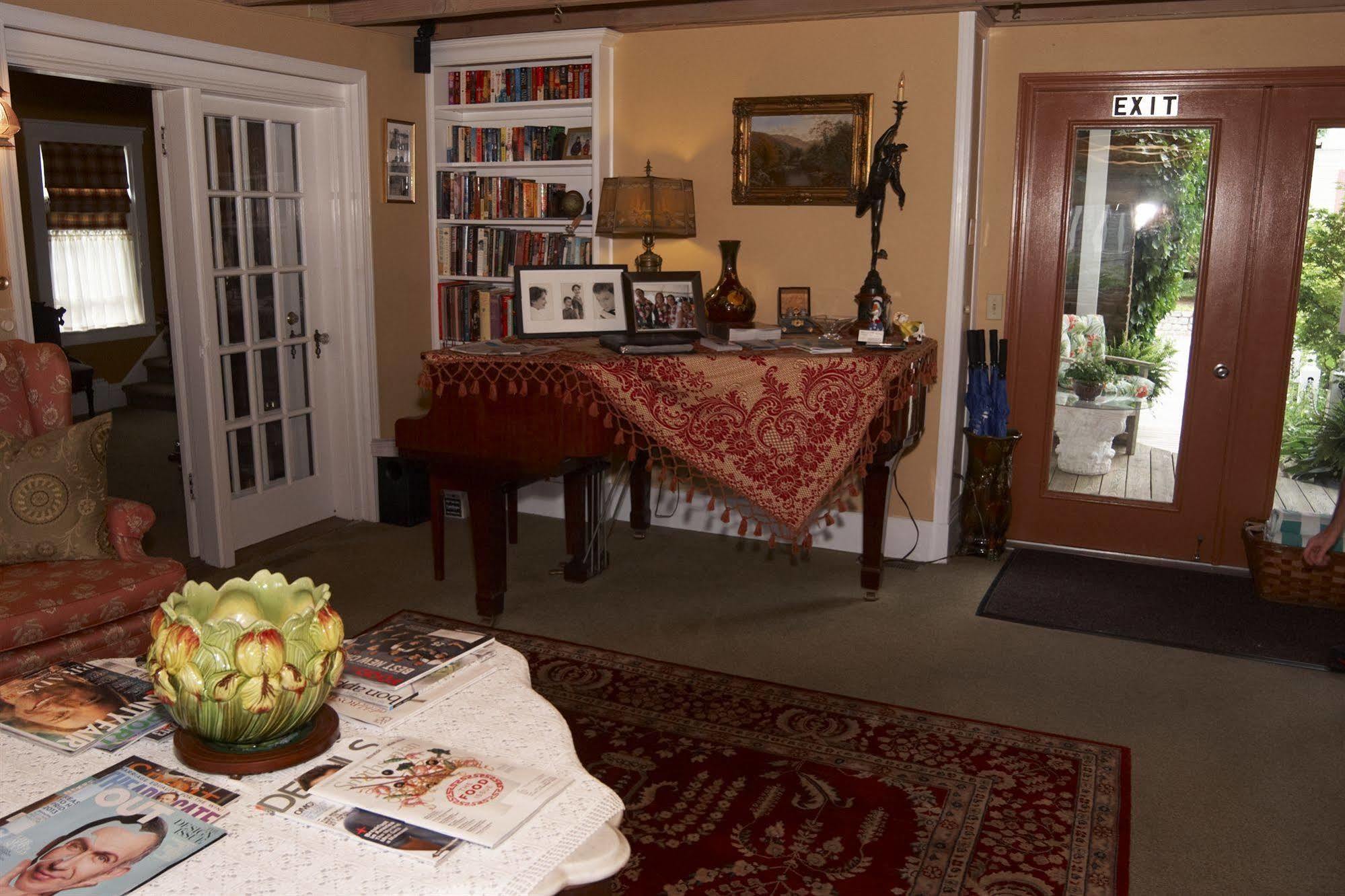 Beaconlight Guest House Provincetown Exterior foto